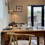 펜션 1 Bed In Penrith Oc-94068 워터밀록