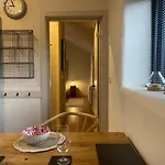 1 Bed In Penrith Oc-94068 *